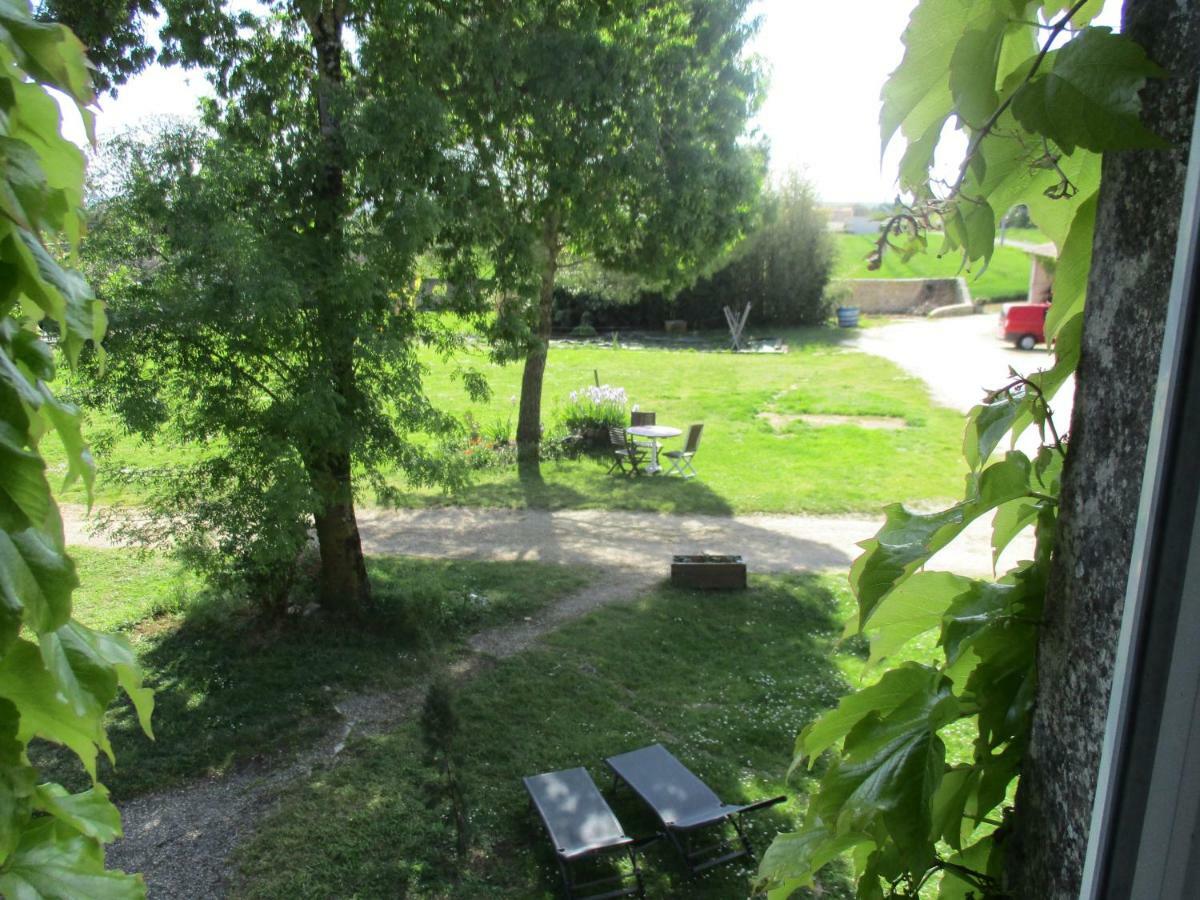 Logis De Bois Roche Villa Saint-Bonnet-sur-Gironde Bagian luar foto